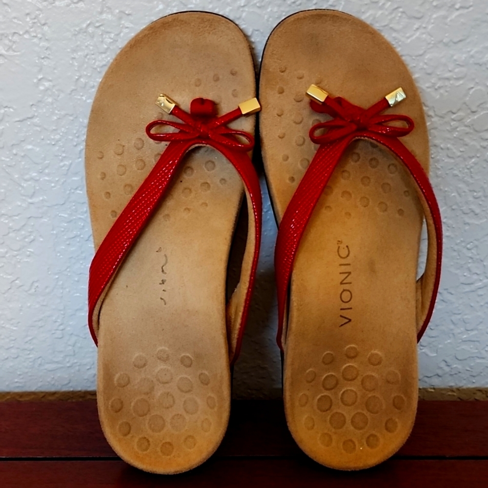 Vionic Red sandal size 8.5 Create a bundle with 2 items for 35